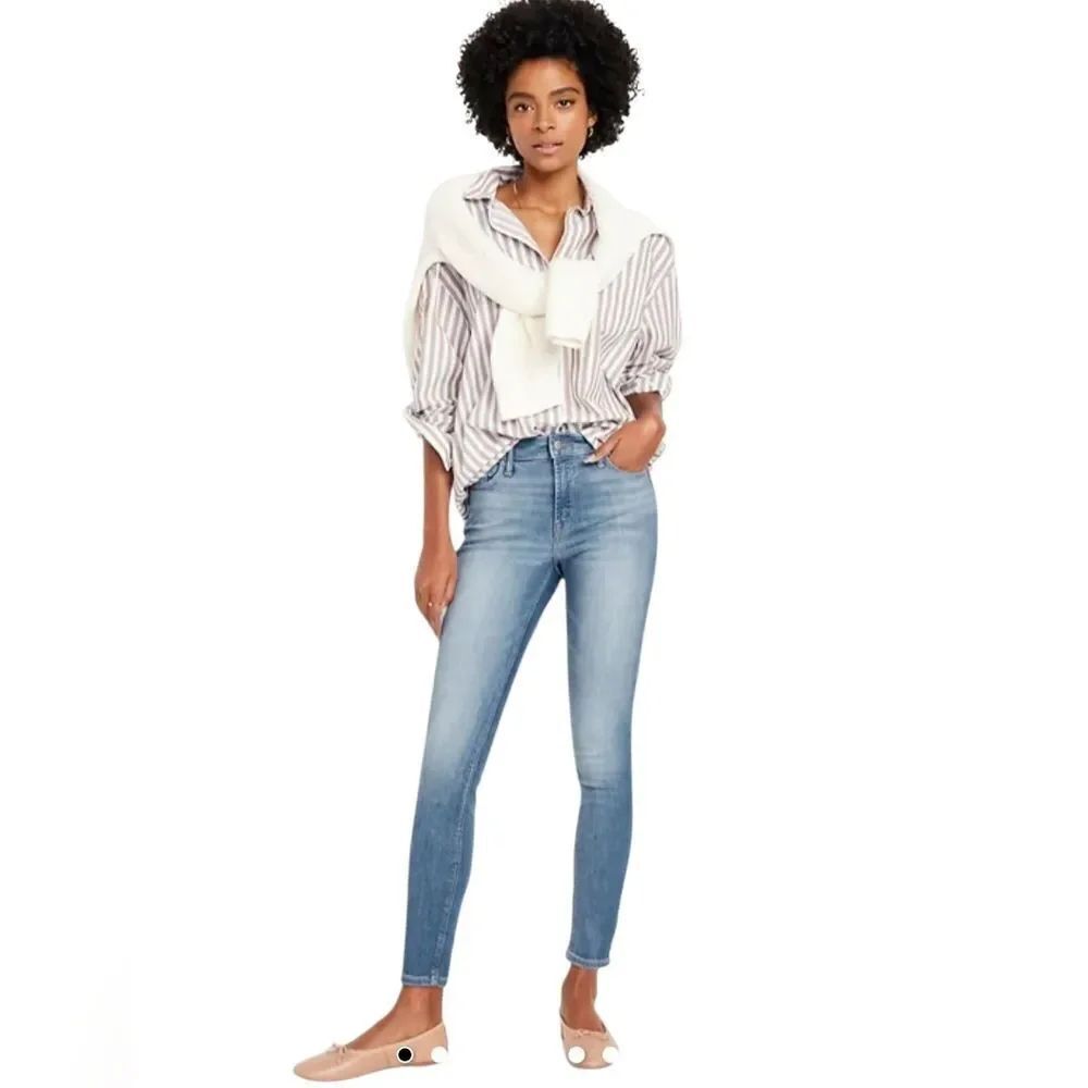 Old Navy Women's Sky Blue Skinny Jeans